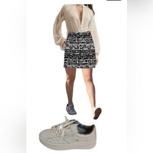 The Limited Black Mini Skirt Minimal CBK style American Love story Sz 4